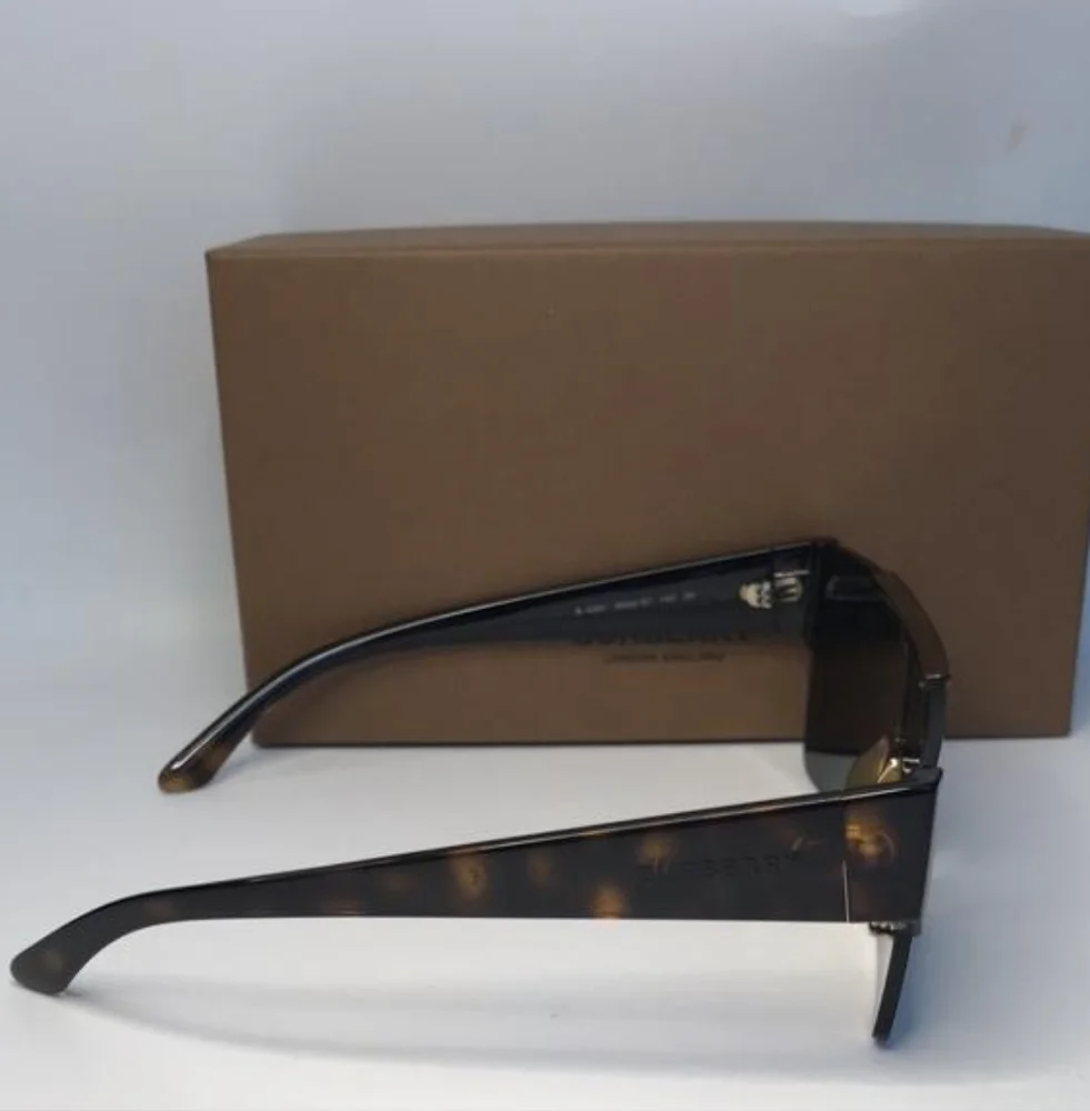 Authentic New BurberryBE4291 - 300287 Oversize  Sunglasses - Picture 2 of 11